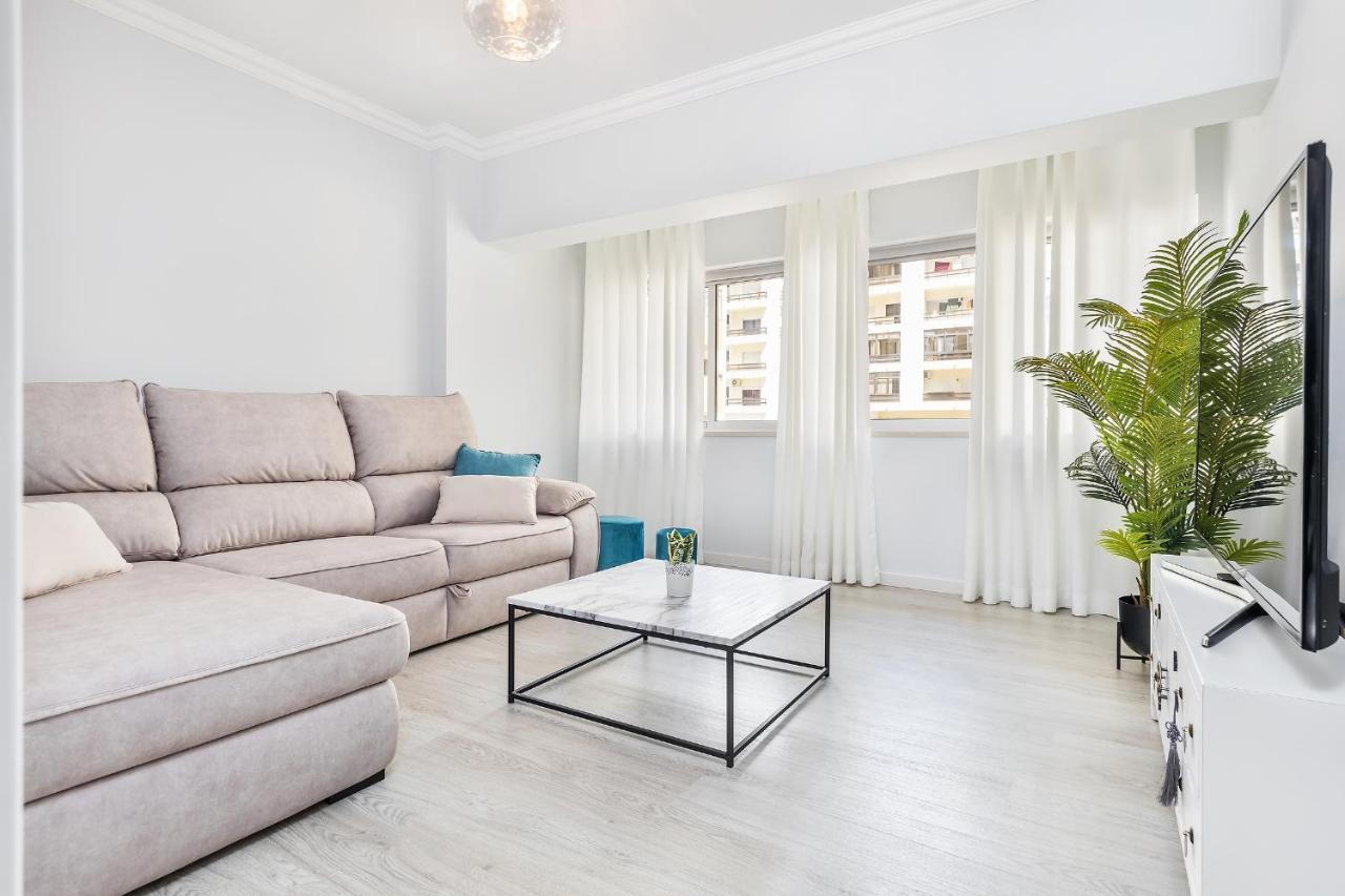 Ria Mar Deluxe - City Center @Homesbyfc Faro Bagian luar foto